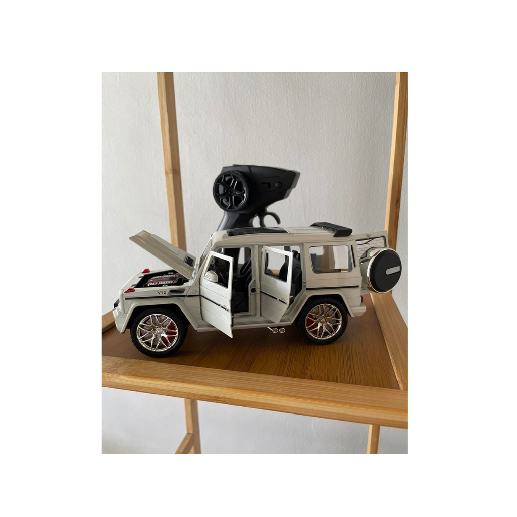 1:24 Scale Remote Control G63 Style Model Car with Smoke, Sound & Light, Zinc Alloy Pull Back Toy Car