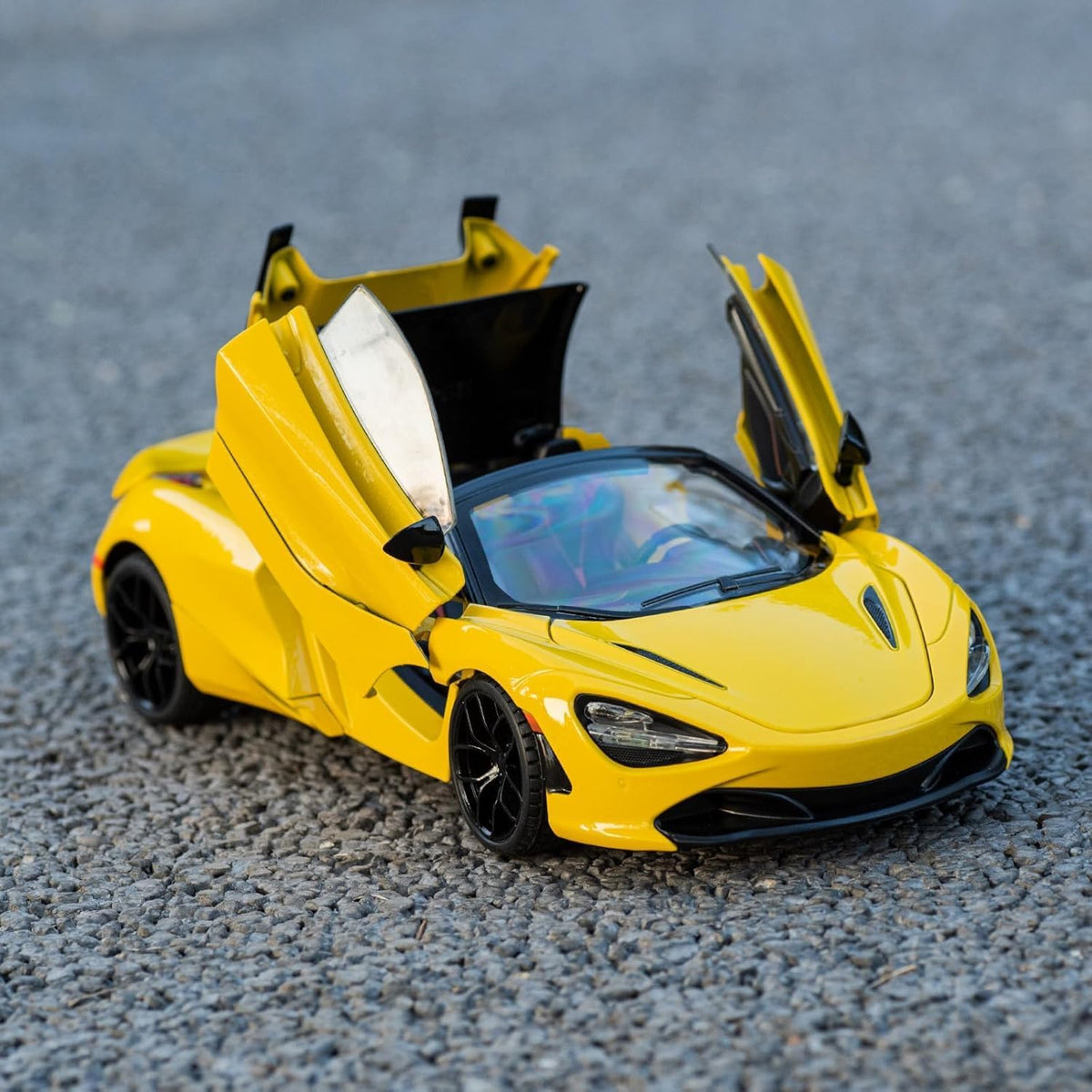 1:18 Scale McLaren 720s Die-Cast Metal Car with Sport car Openable Doors Light and Sound,Pull Back Function Indoor Outdoor Toy for Kids (1:18 McLaren 720s)