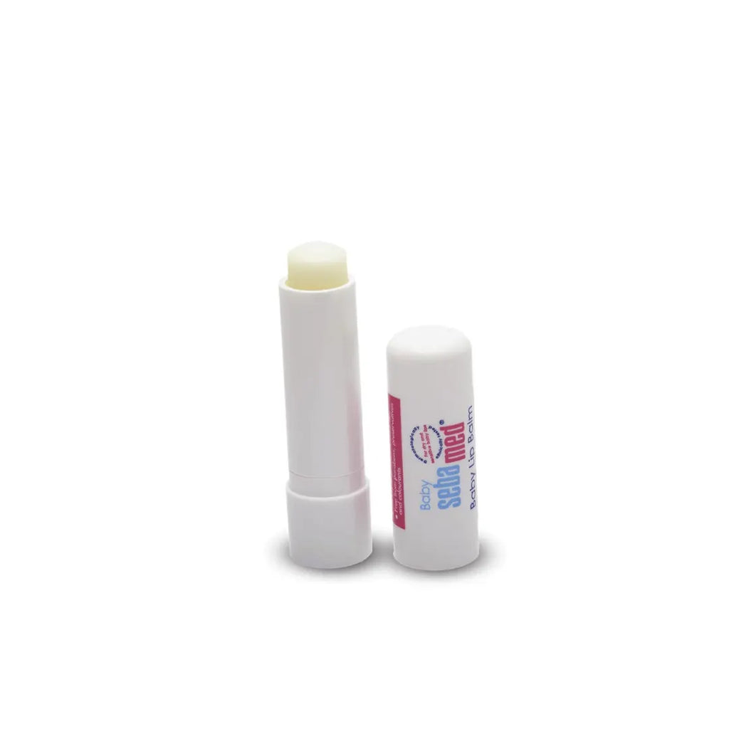 Moisturizing lip balm for delicate lips